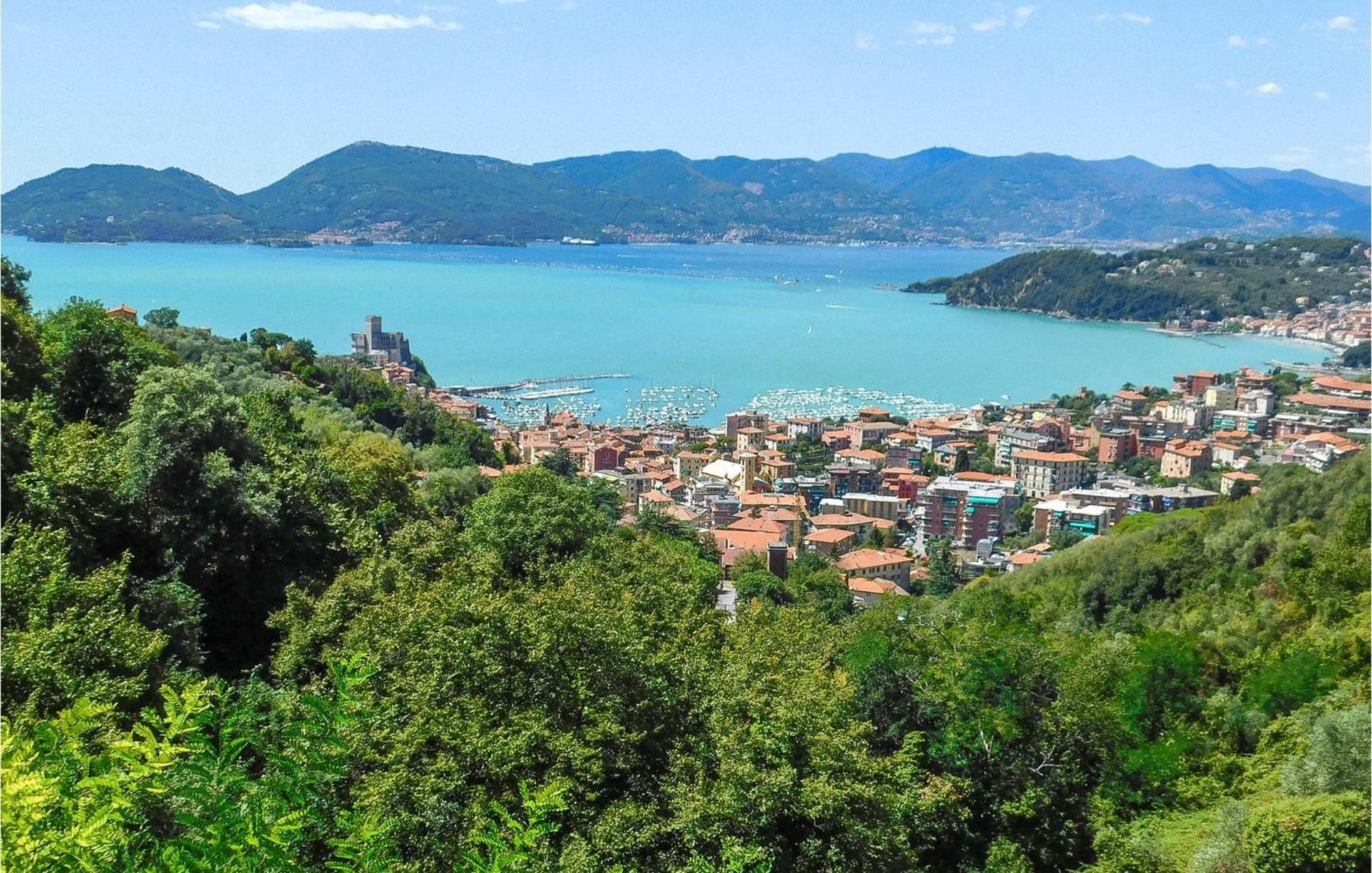 Cozy Apartment In La Spezia With Wifi Extérieur photo